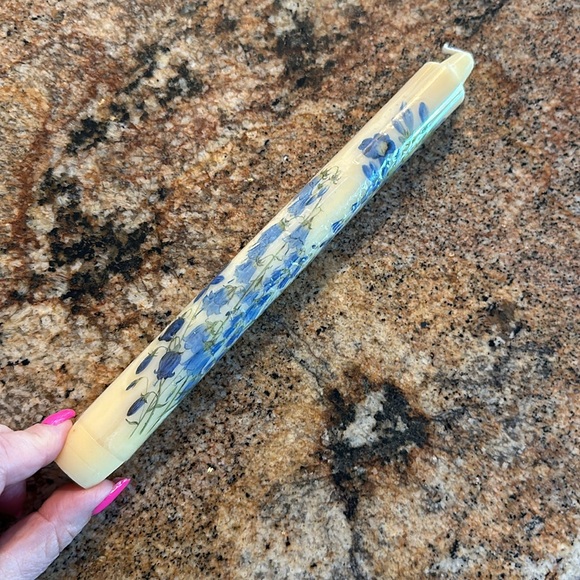 6 Rosalind Walshe cream colored candles adorned with blue flower appliqués - Picture 5 of 5